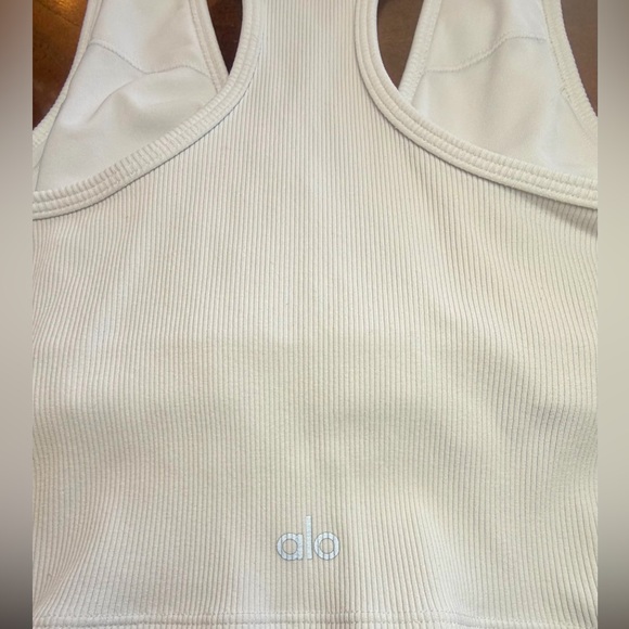 ALO Yoga White V-Neck Ribbed Tank Top
Size S - Picture 4 of 4